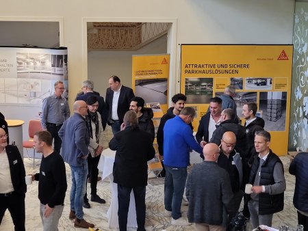 Fachausstellung und Networking.