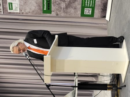 Christoph Störger, Vorsitzender der LGGHuT, begrüßt die Teilnehmer.