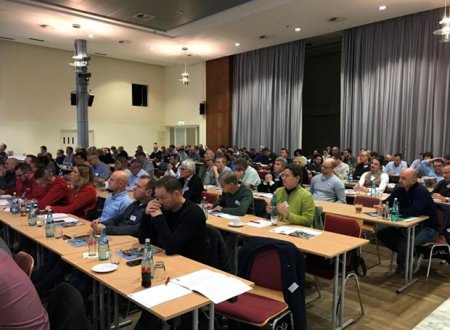 200 Teilnehmer bei der 32. Informationsveranstaltung in Bad Nauheim.